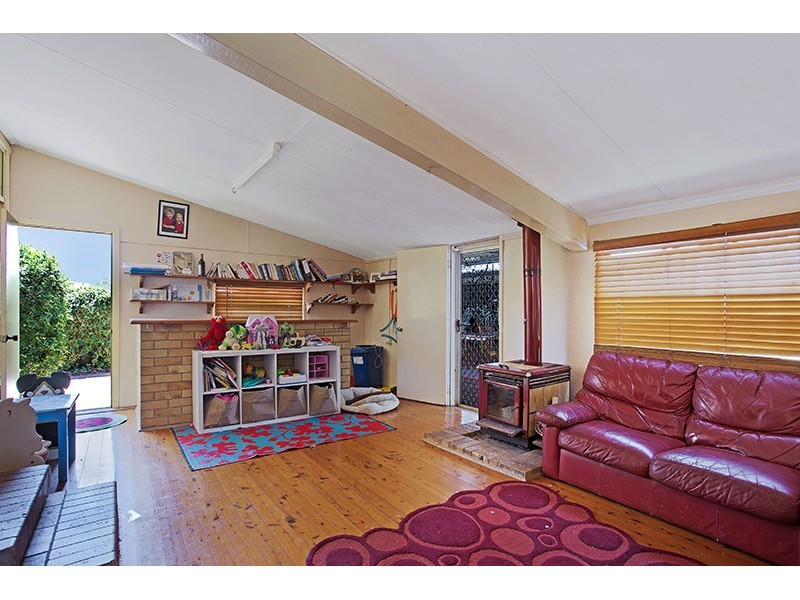 6 Eardley Street, Newtown QLD 4350