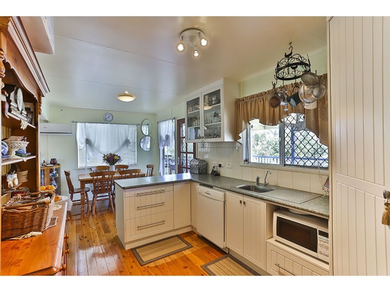 12 Mcnamara Street, Centenary Heights QLD 4350