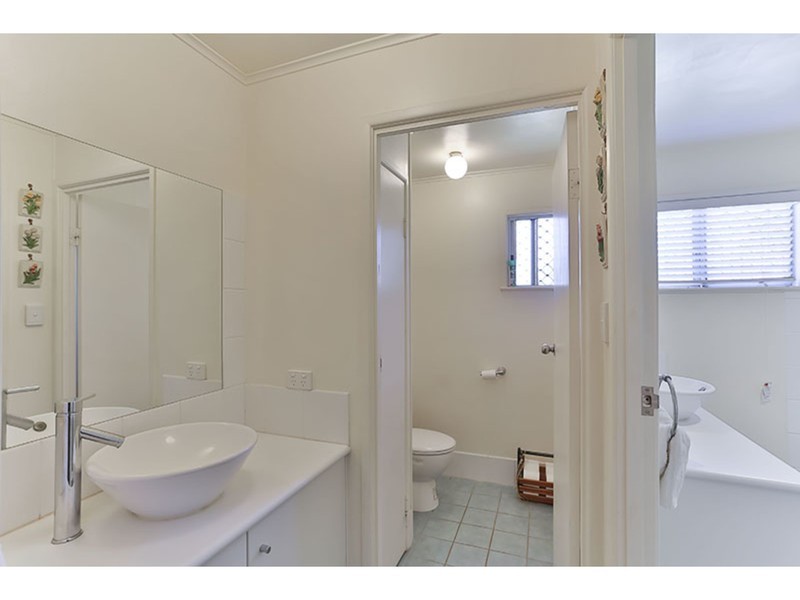 12 Mcnamara Street, Centenary Heights QLD 4350