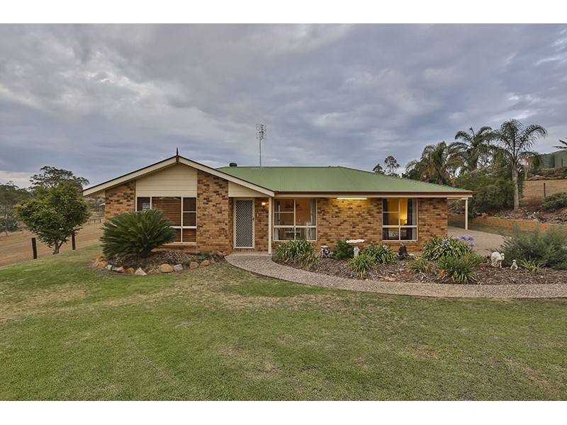 21 Junction Drive, Gowrie Junction QLD 4352