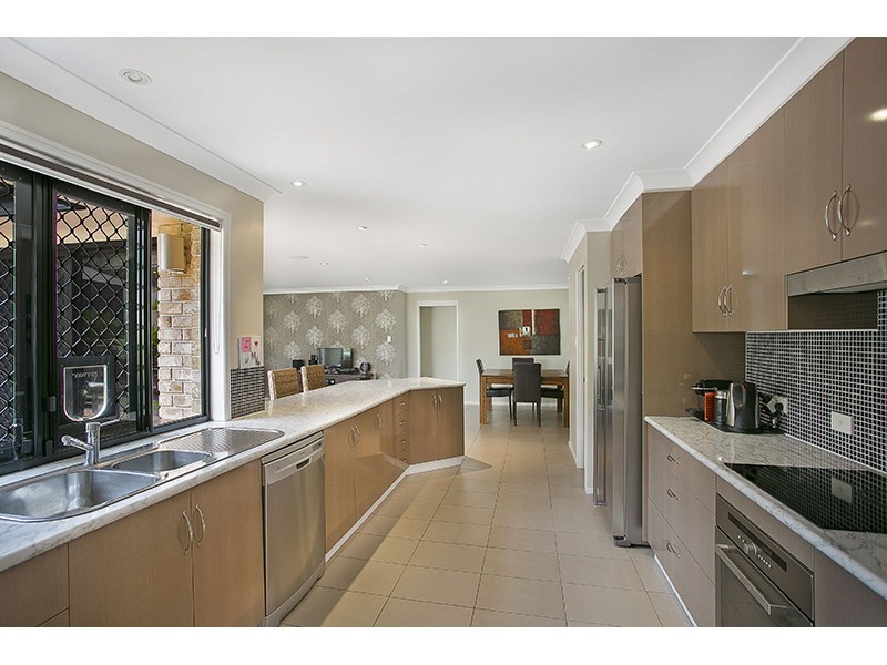 27 Schaefer Court, Westbrook QLD 4350