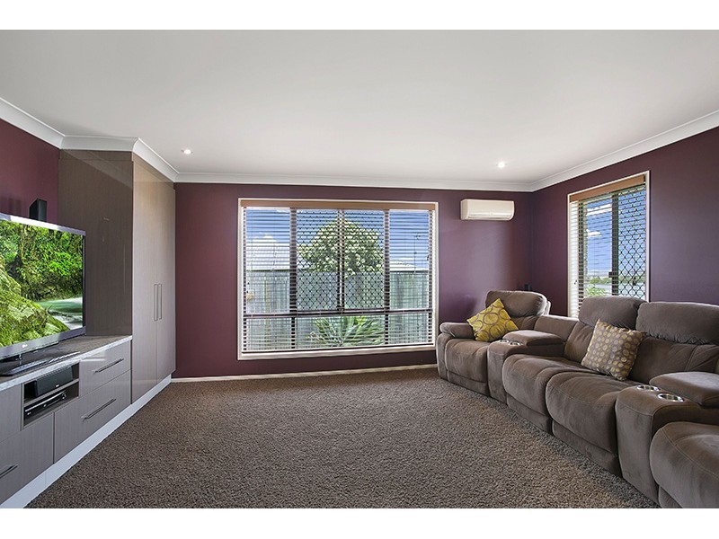27 Schaefer Court, Westbrook QLD 4350