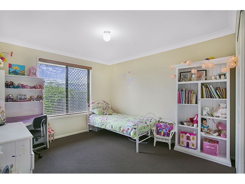 27 Schaefer Court, Westbrook QLD 4350