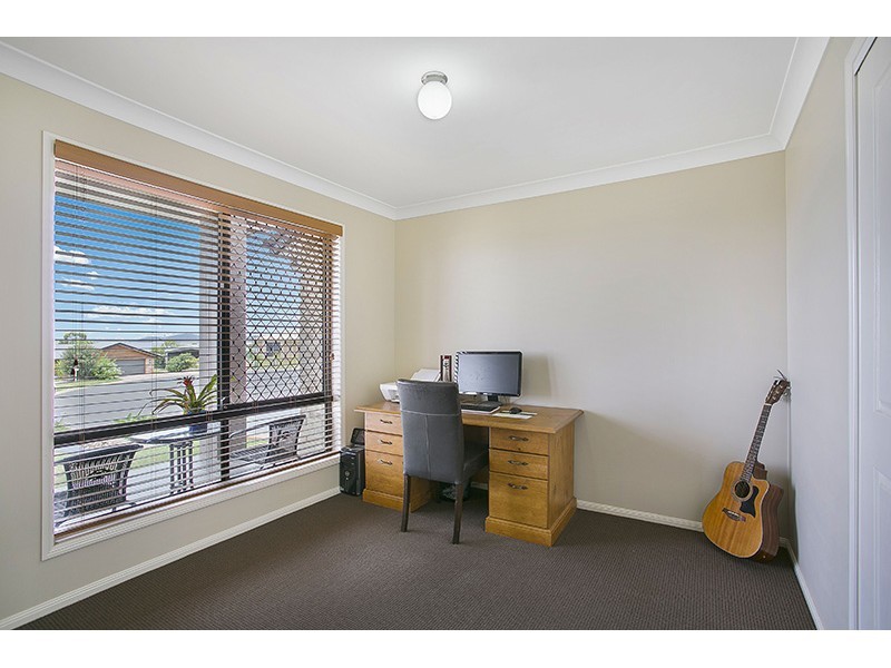 27 Schaefer Court, Westbrook QLD 4350