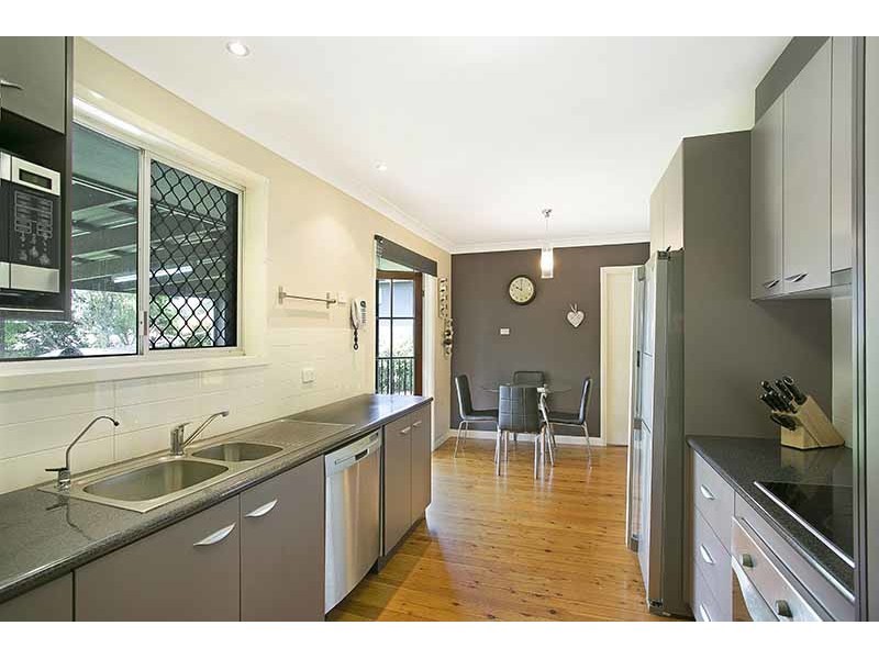 34 Debra Street, Centenary Heights QLD 4350