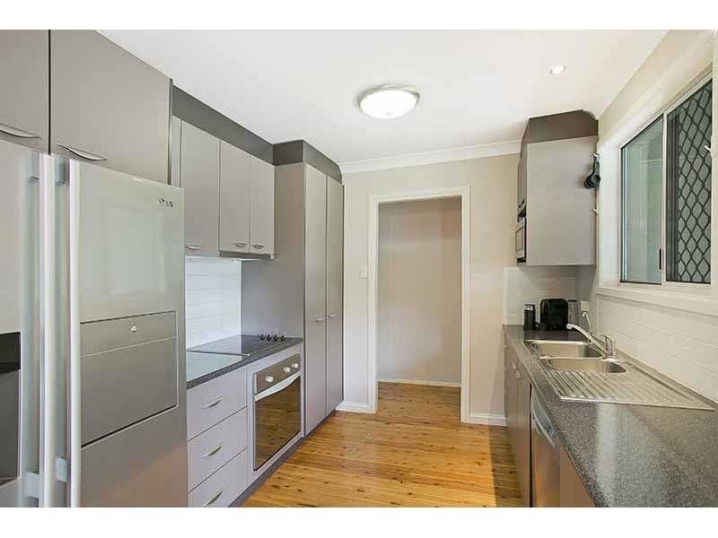 34 Debra Street, Centenary Heights QLD 4350