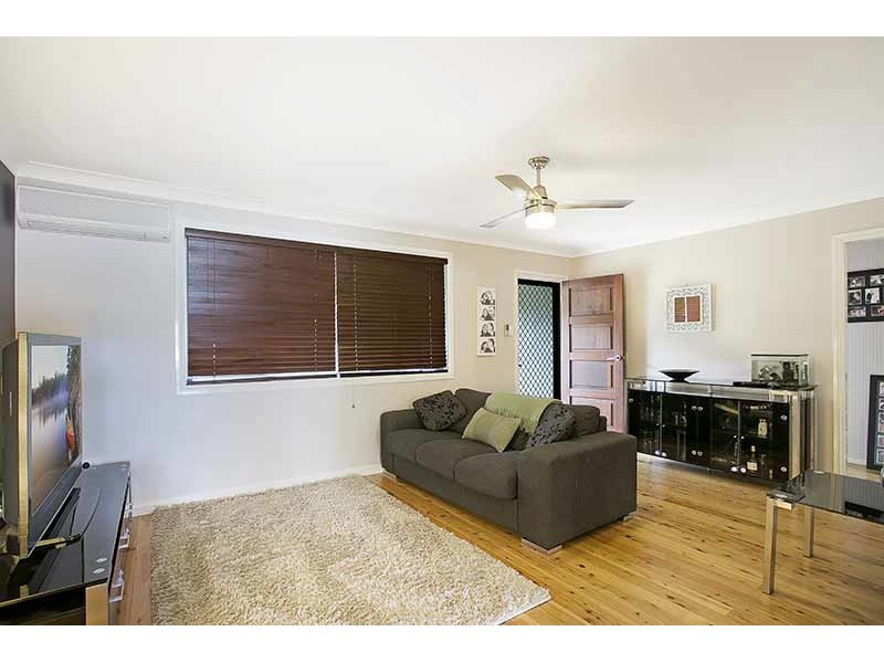 34 Debra Street, Centenary Heights QLD 4350