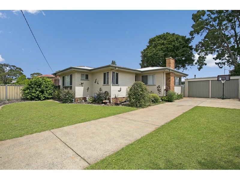 25 Cathro Street, Rockville QLD 4350