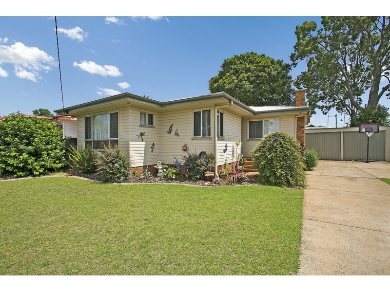 25 Cathro Street, Rockville QLD 4350
