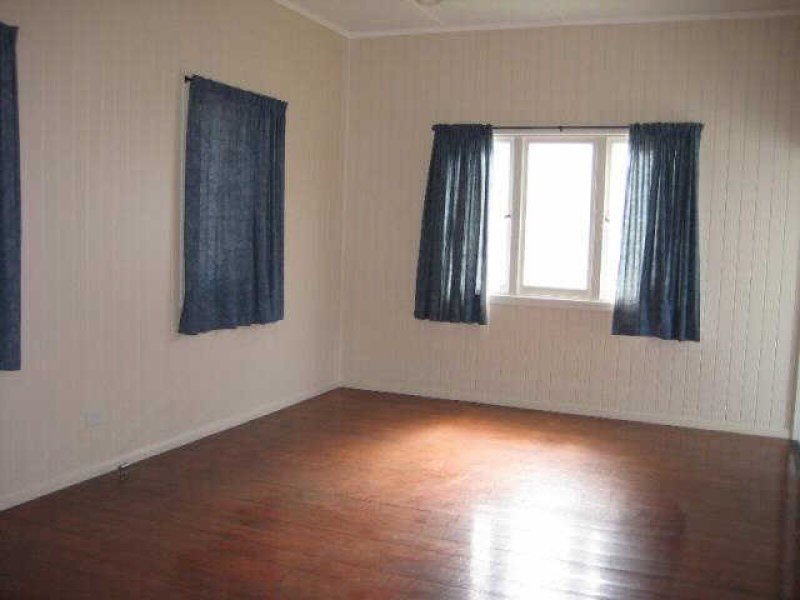 246 Campbell Street, Newtown QLD 4350