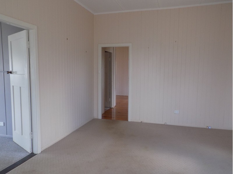 246 Campbell Street, Newtown QLD 4350