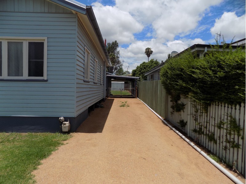 246 Campbell Street, Newtown QLD 4350