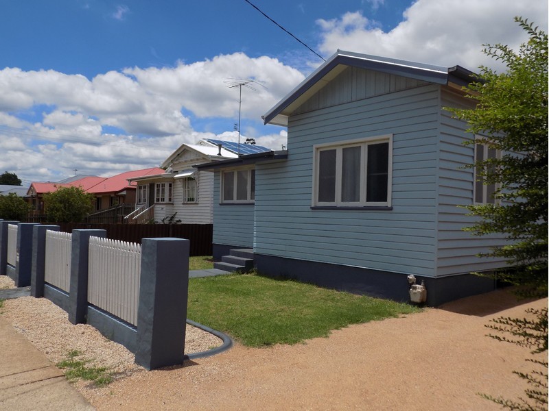 246 Campbell Street, Newtown QLD 4350