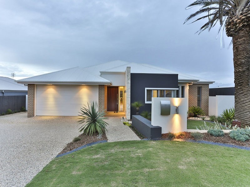 6 Goshawk Drive, Highfields QLD 4352