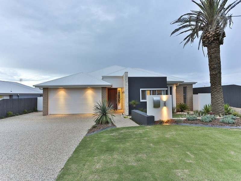 6 Goshawk Drive, Highfields QLD 4352