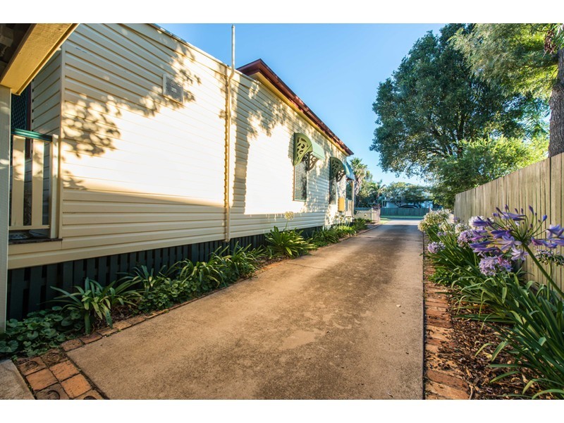 35 Rome Street, Newtown QLD 4350