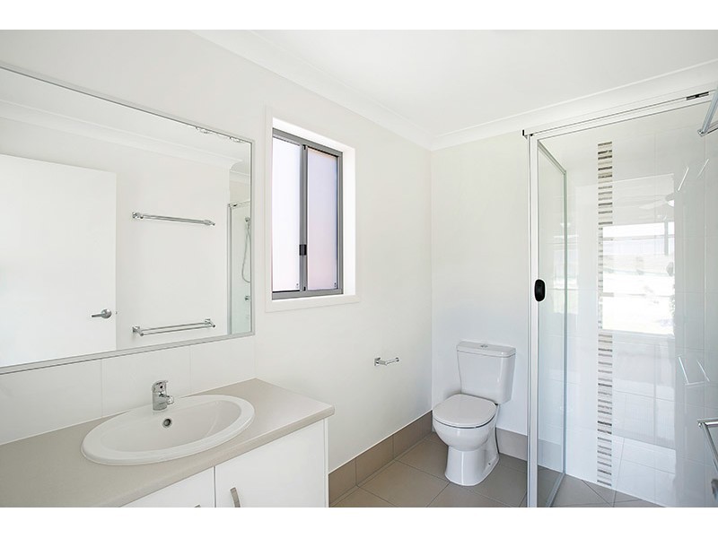 4 Parkview Drive, Glenvale QLD 4350