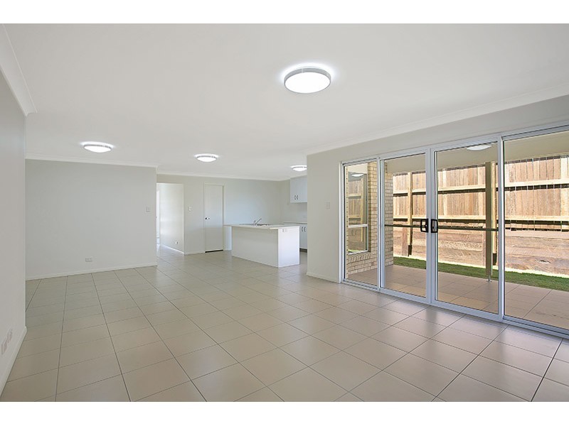 4 Parkview Drive, Glenvale QLD 4350