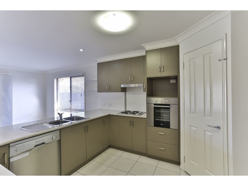 4 Paperbark Drive, Glenvale QLD 4350