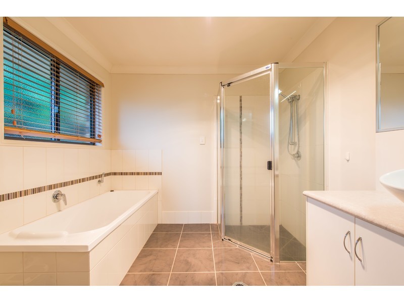 25 Smythe Drive, Highfields QLD 4352