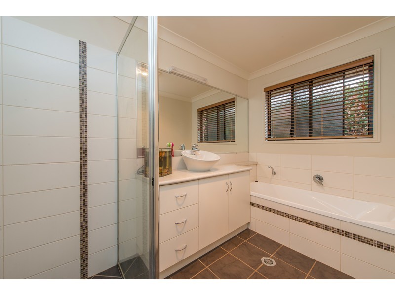 25 Smythe Drive, Highfields QLD 4352