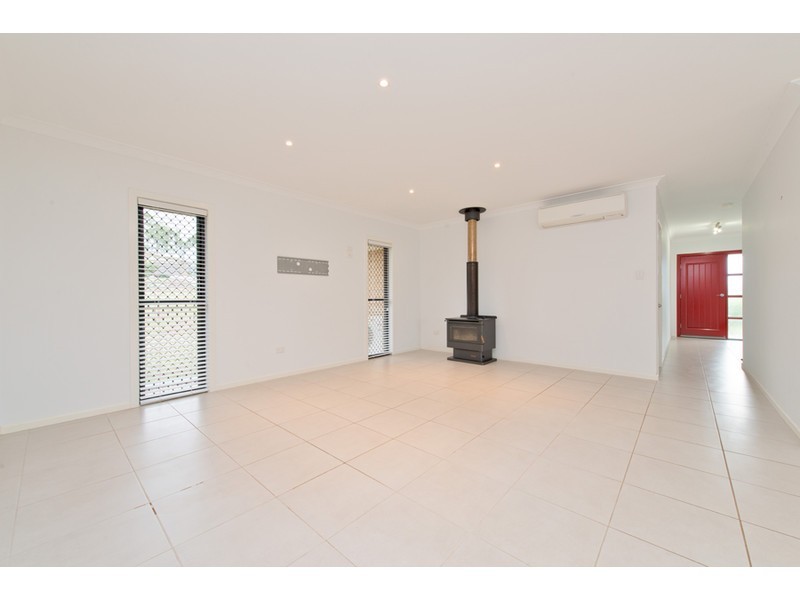 4 Rosella Gardens Drive, Meringandan West QLD 4352