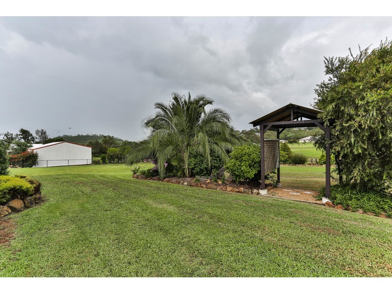 8 Roderick Drive, Cotswold Hills QLD 4350