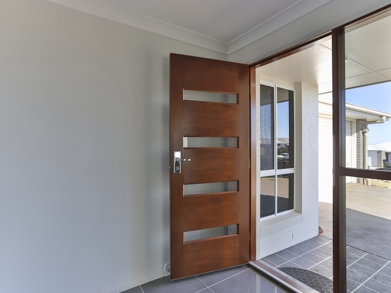 10 Tempest Drive, Glenvale QLD 4350