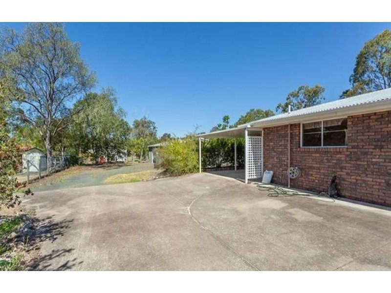 16 Stewart Street, Withcott QLD 4352