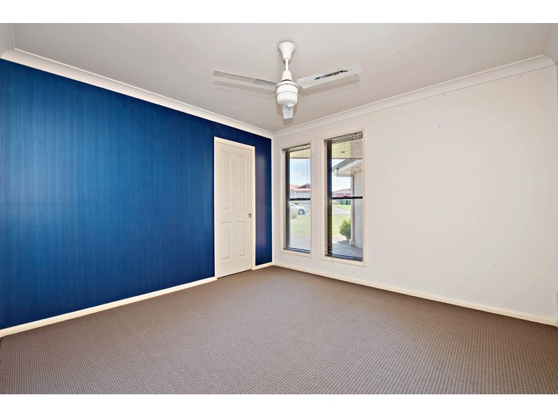 3 Jacaranda Court, Westbrook QLD 4350