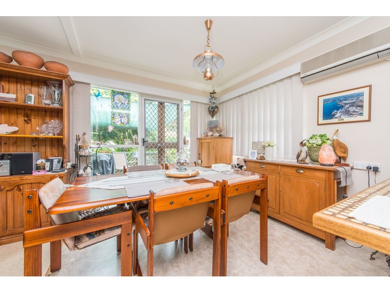 82 North Street, Mount Lofty QLD 4350