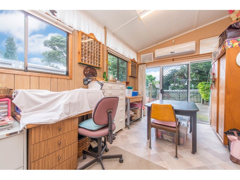 82 North Street, Mount Lofty QLD 4350