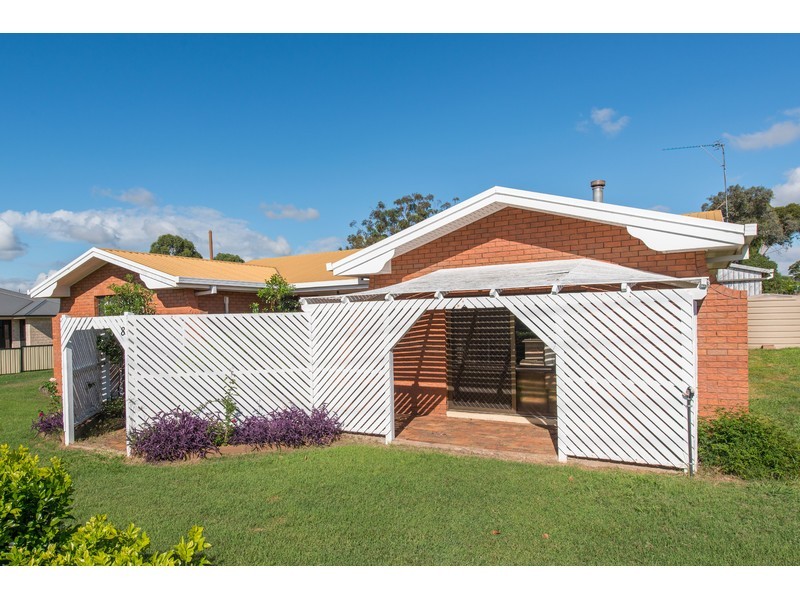 8 Mocatta Street, Goombungee QLD 4354
