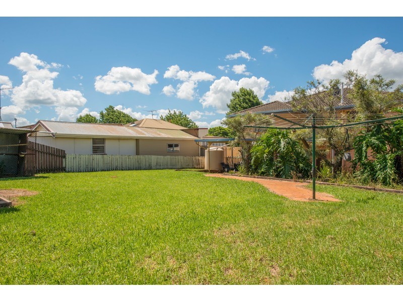 304A South Street, Harristown QLD 4350