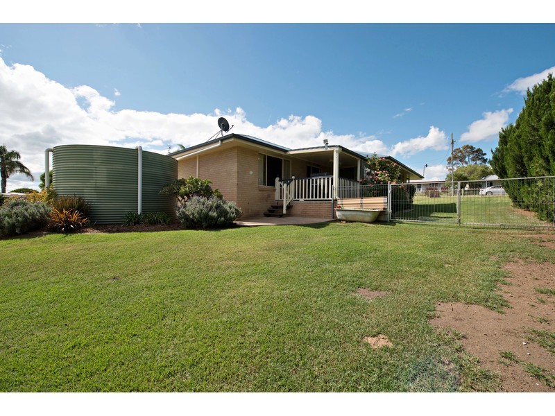 10 Odassa Street, Goombungee QLD 4354