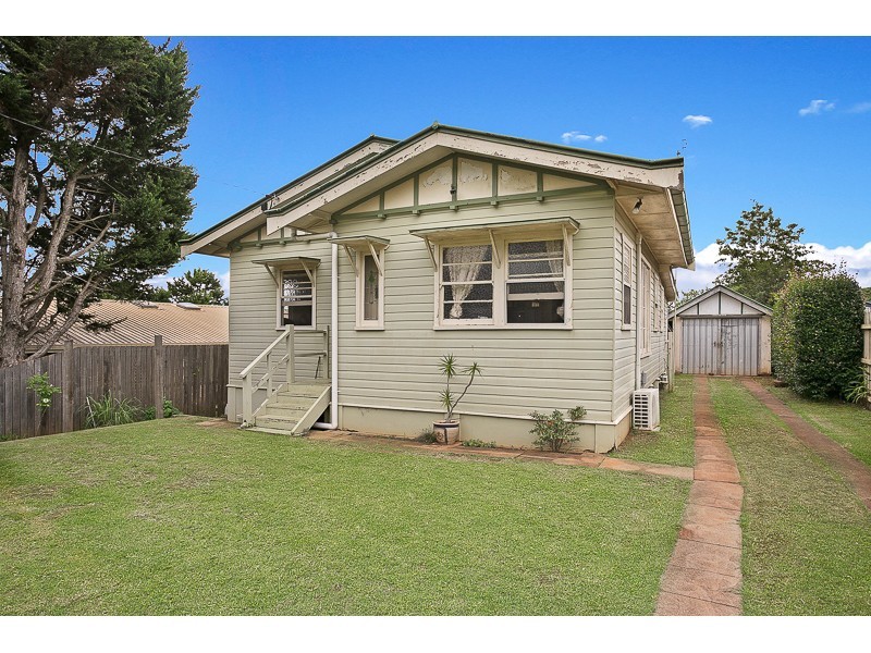 55 Mary Street, Mount Lofty QLD 4350