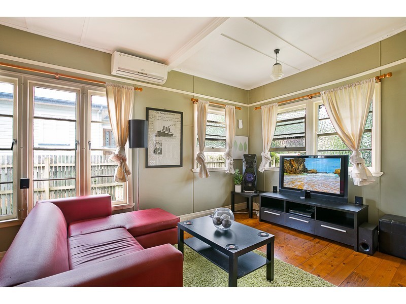 55 Mary Street, Mount Lofty QLD 4350