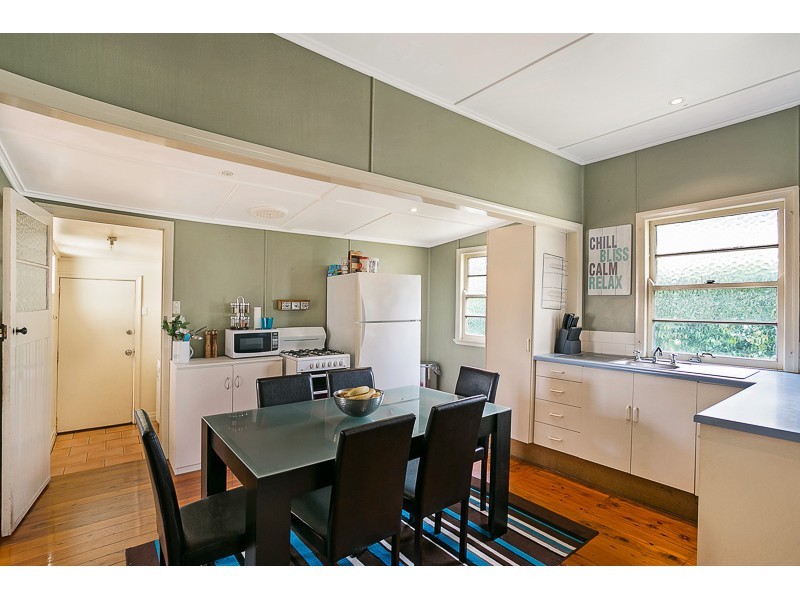 55 Mary Street, Mount Lofty QLD 4350