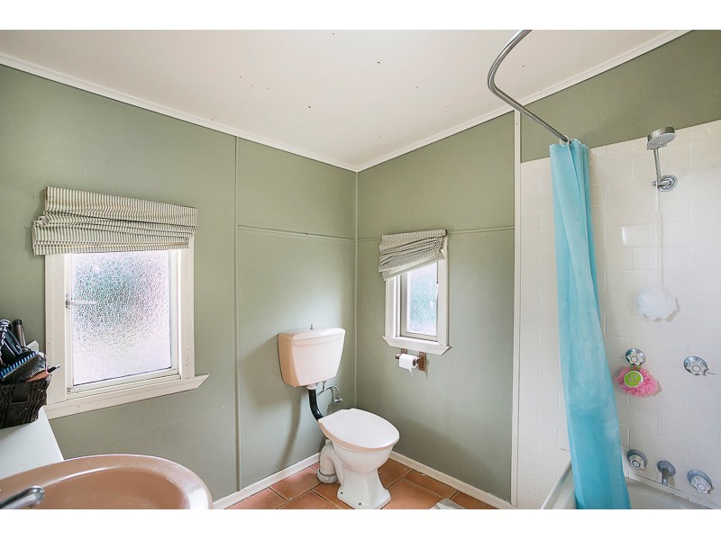 55 Mary Street, Mount Lofty QLD 4350