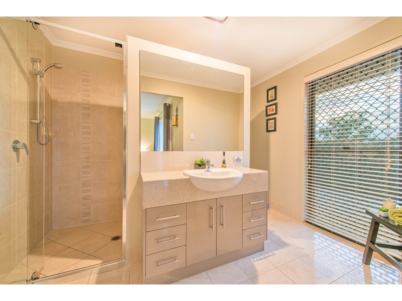 4 Volp Court, Highfields QLD 4352