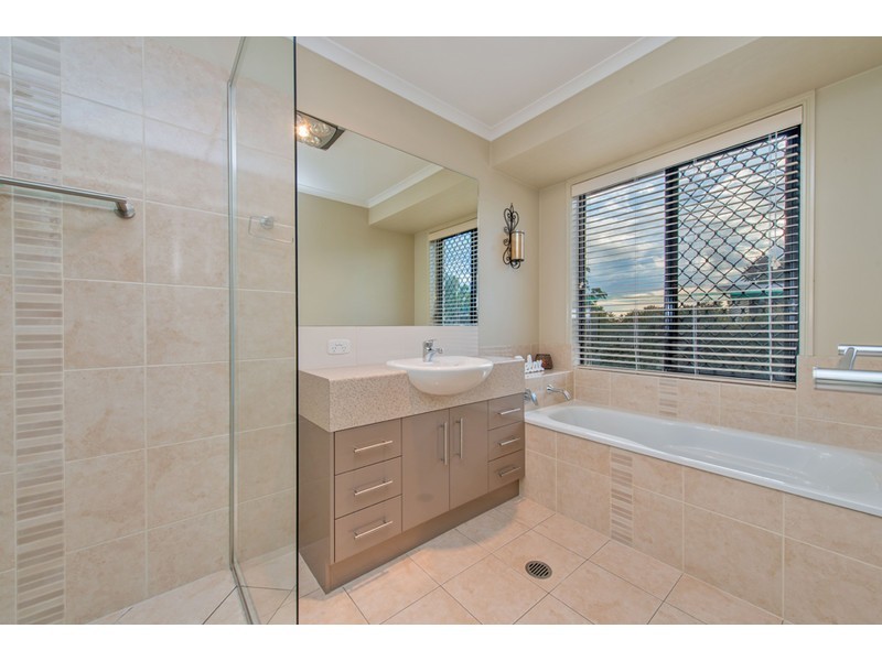 4 Volp Court, Highfields QLD 4352