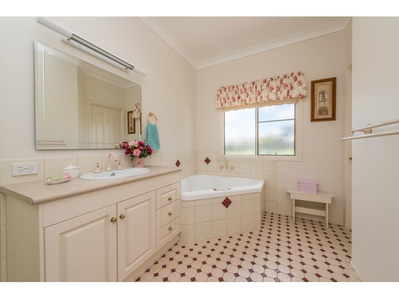 14 Edwin Street, Westbrook QLD 4350