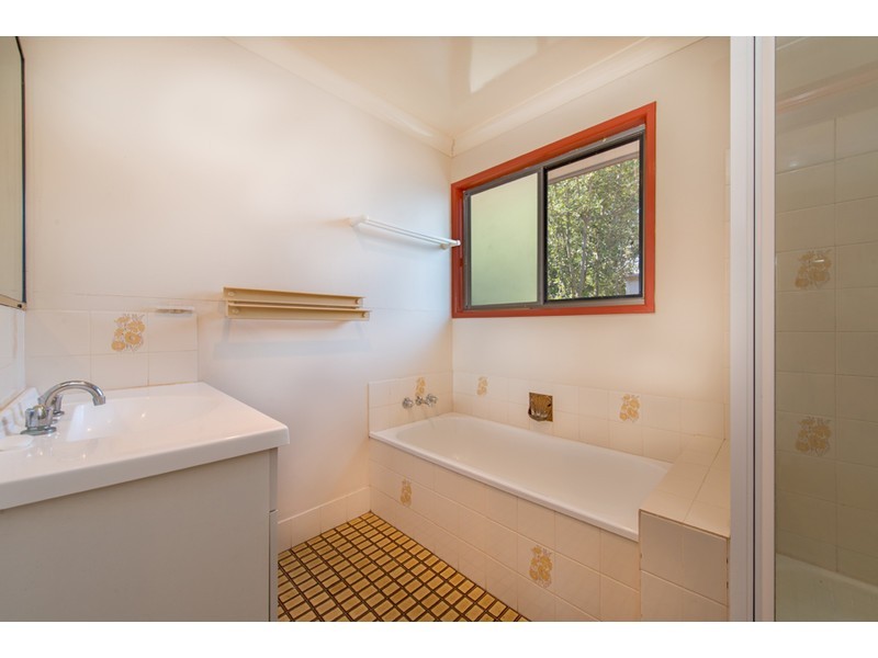 1 Riethmuller Street, Kearneys Spring QLD 4350