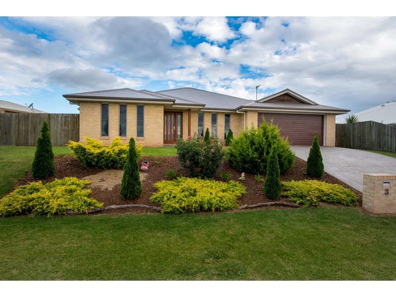 3 Wagtail Drive, Highfields QLD 4352