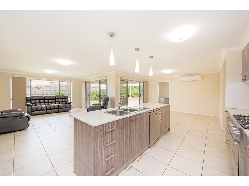 3 Wagtail Drive, Highfields QLD 4352