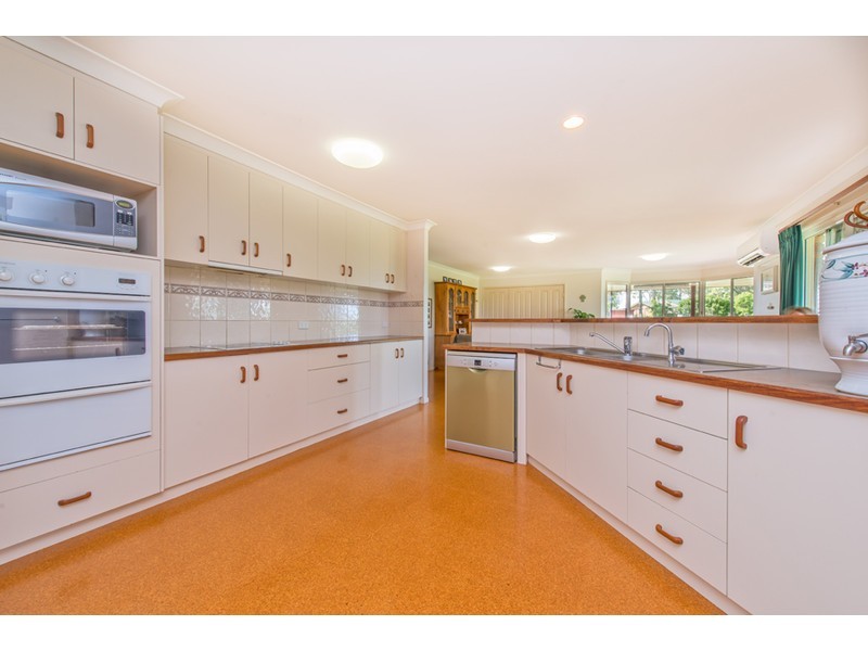 4 Cotswold Close, Cotswold Hills QLD 4350