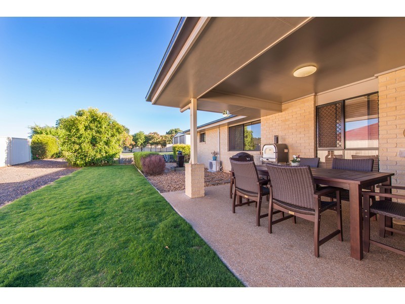 11 Bronte Street, Westbrook QLD 4350