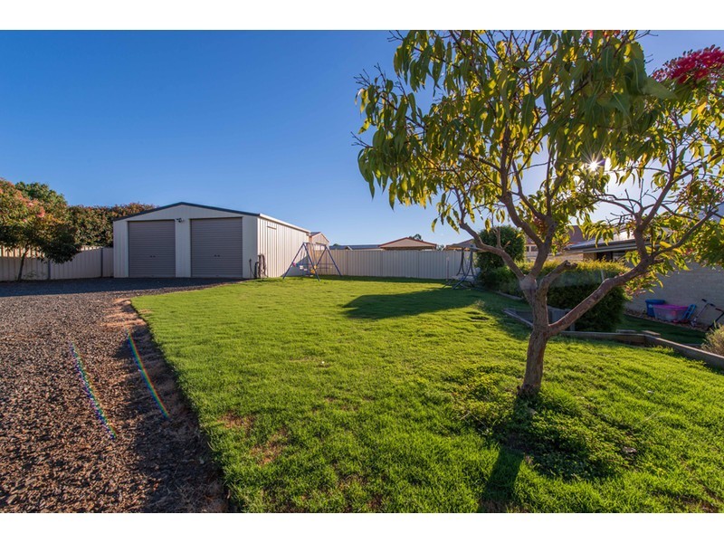 11 Bronte Street, Westbrook QLD 4350