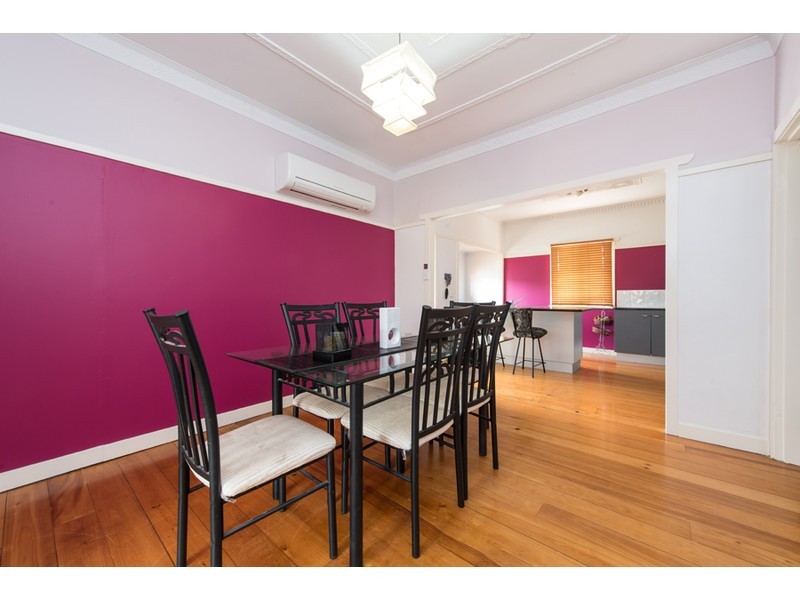 22 Henderson Street, Newtown QLD 4350