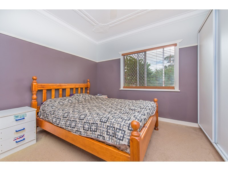 22 Henderson Street, Newtown QLD 4350